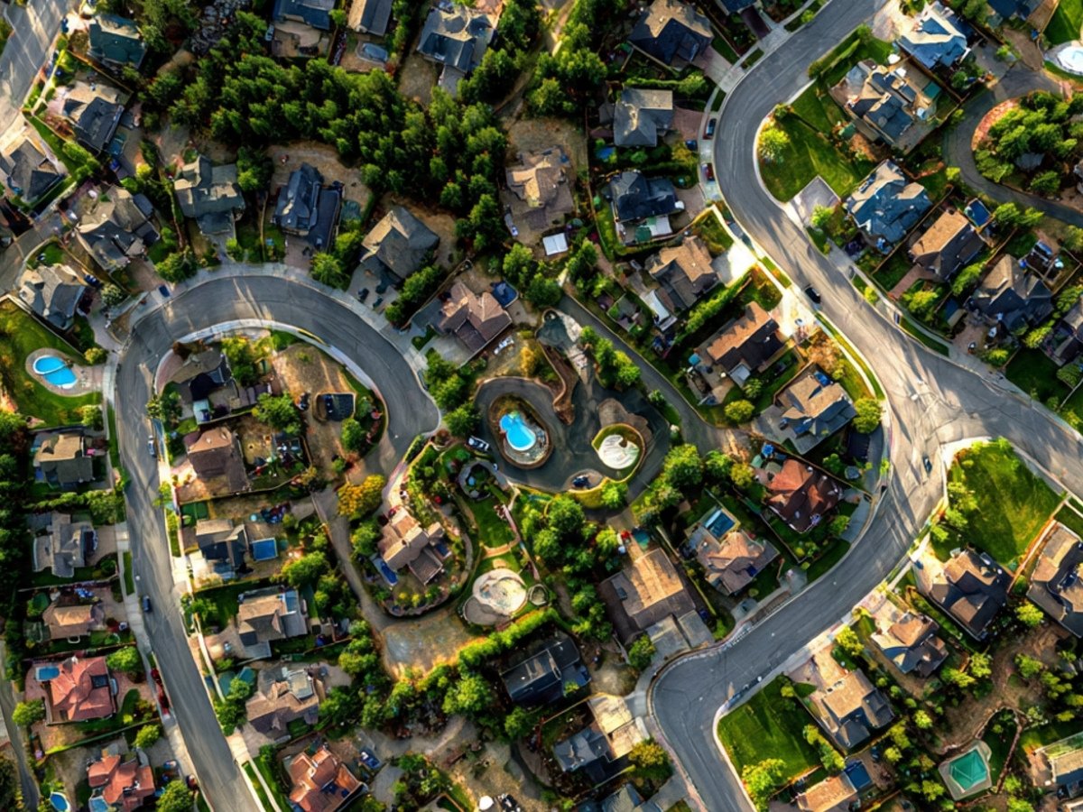 How to Research a Neighborhood Before You Buy a Home